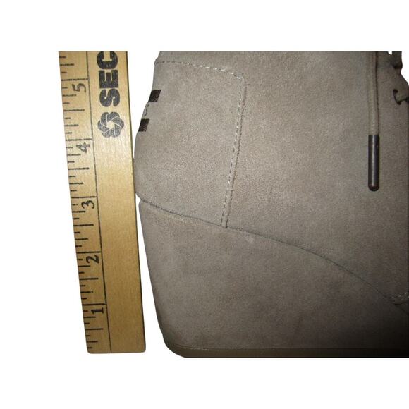 TOMS Boots Womens 10 Tan Suede Desert Wedge Ankle Booties Lace Up Casual Shoes - Picture 12 of 13